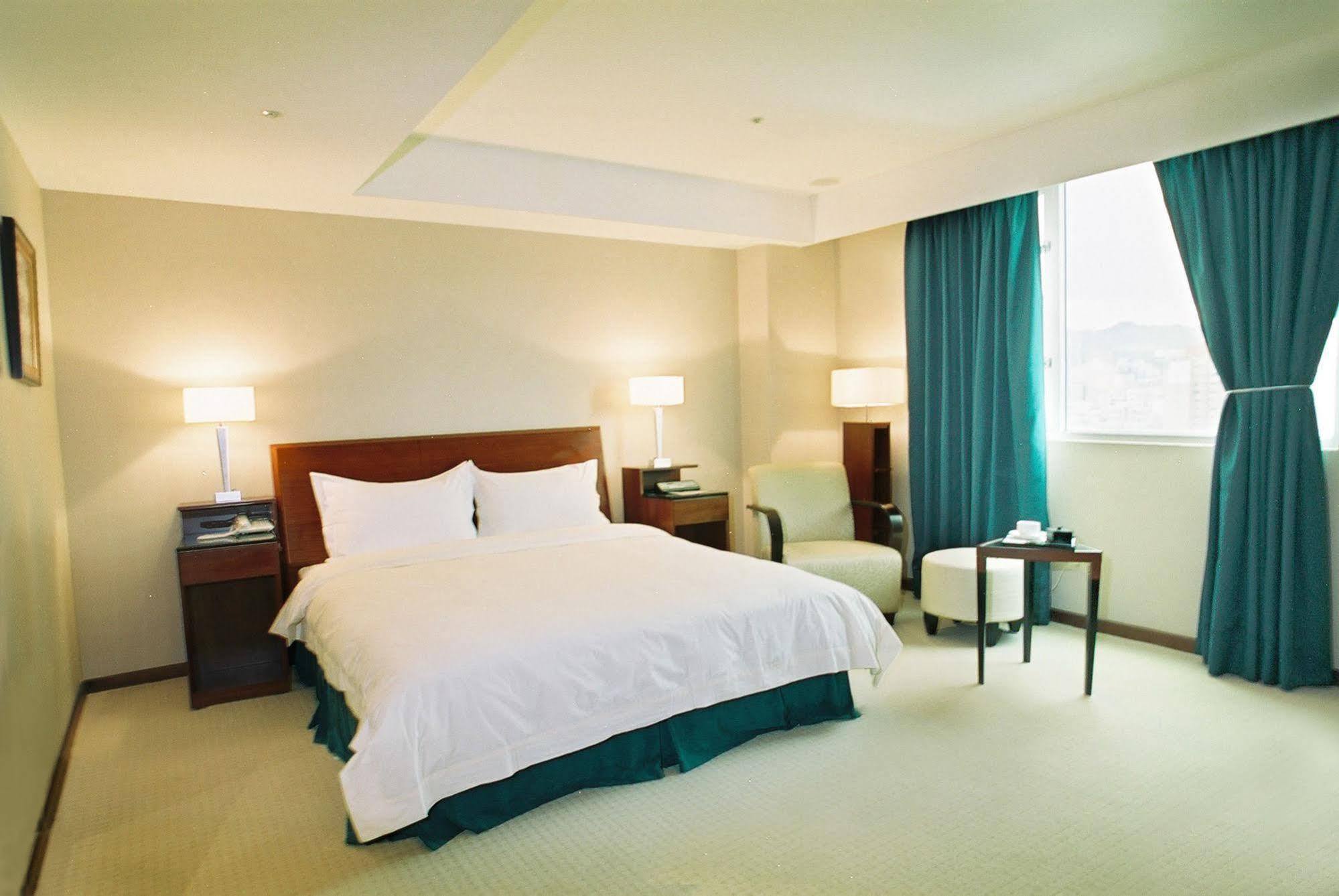 זונגה Family Hotel Taipei מראה חיצוני תמונה